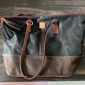 Dooney & bourke bag